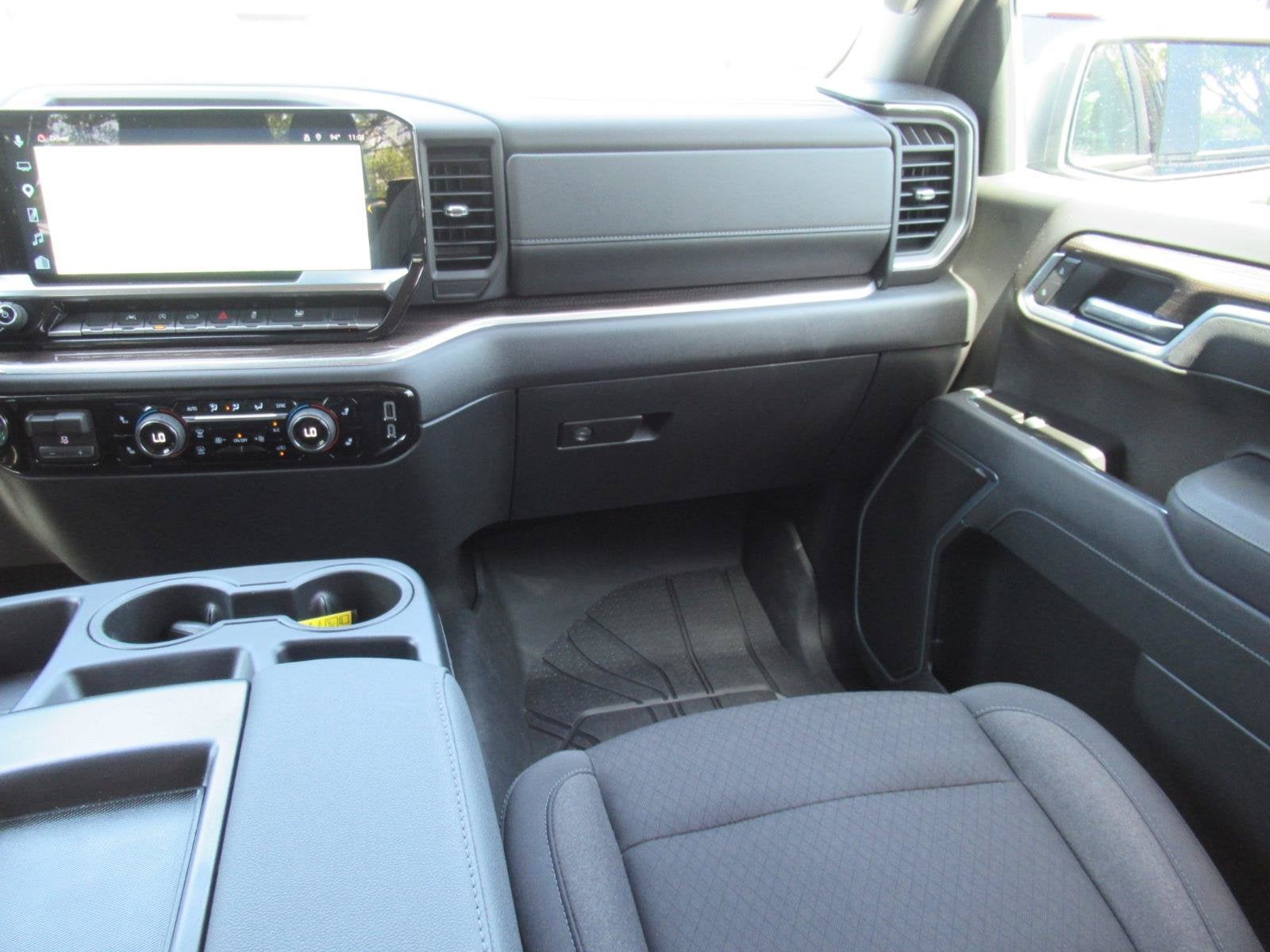 2026 Chevrolet Silverado 1500 4WD Crew Cab Short Bed LT with 2FL