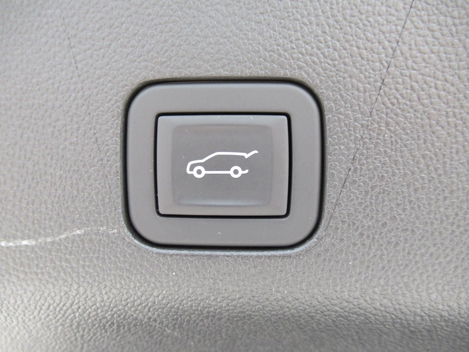 2025 GMC Yukon 4WD Denali