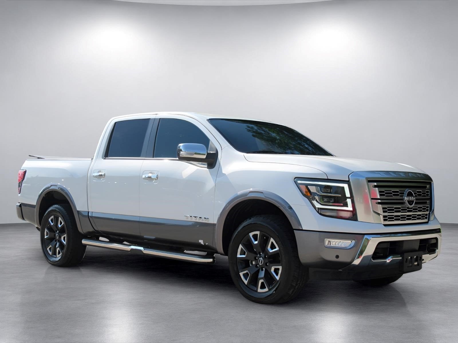 2023 Nissan TITAN Crew Cab Platinum Reserve 4x4