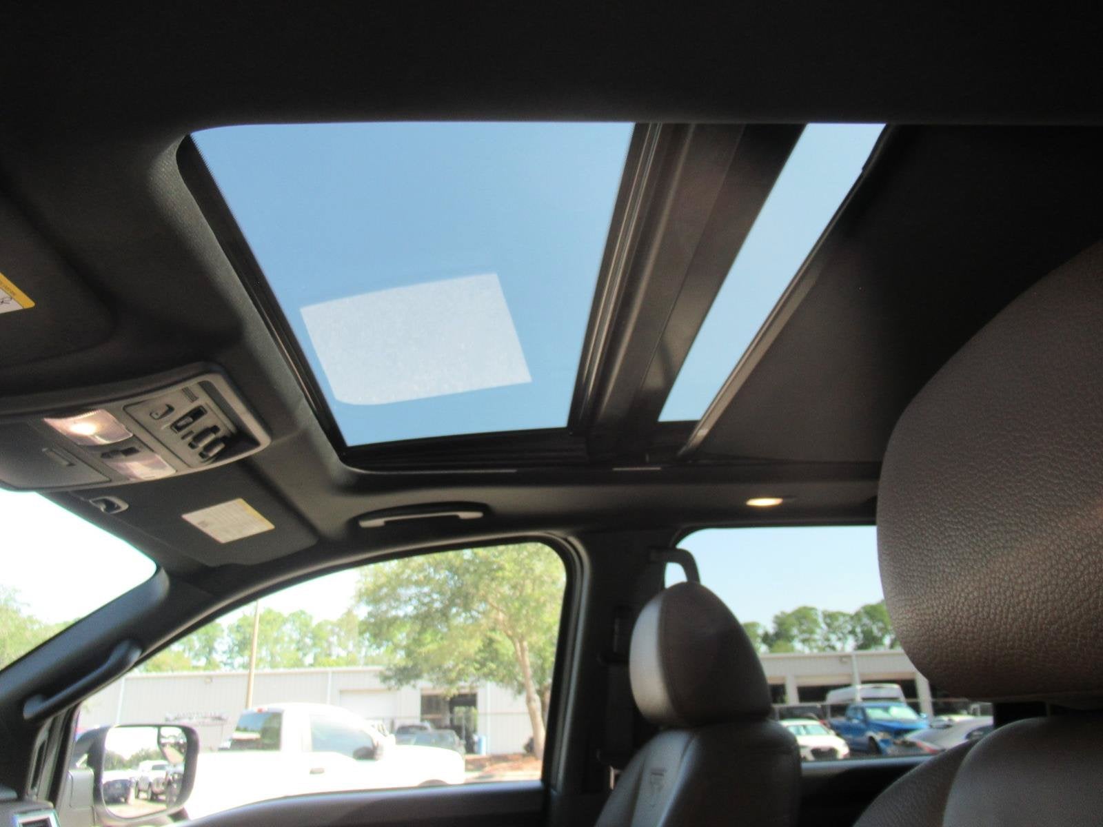 2023 Nissan TITAN Crew Cab Platinum Reserve 4x4