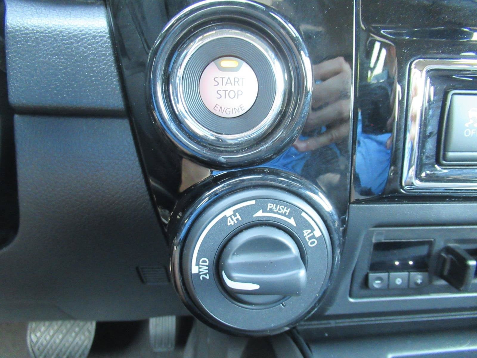 2023 Nissan TITAN Crew Cab Platinum Reserve 4x4