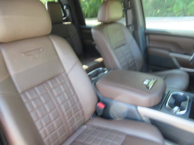 2023 Nissan TITAN Crew Cab Platinum Reserve 4x4