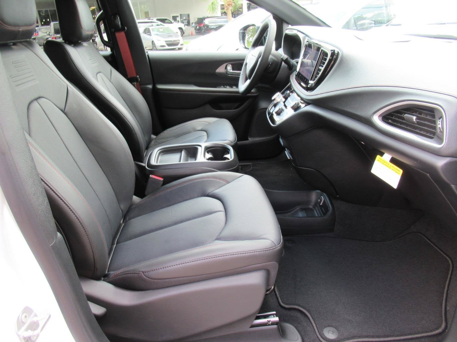 2027 Chrysler Pacifica PACIFICA SELECT