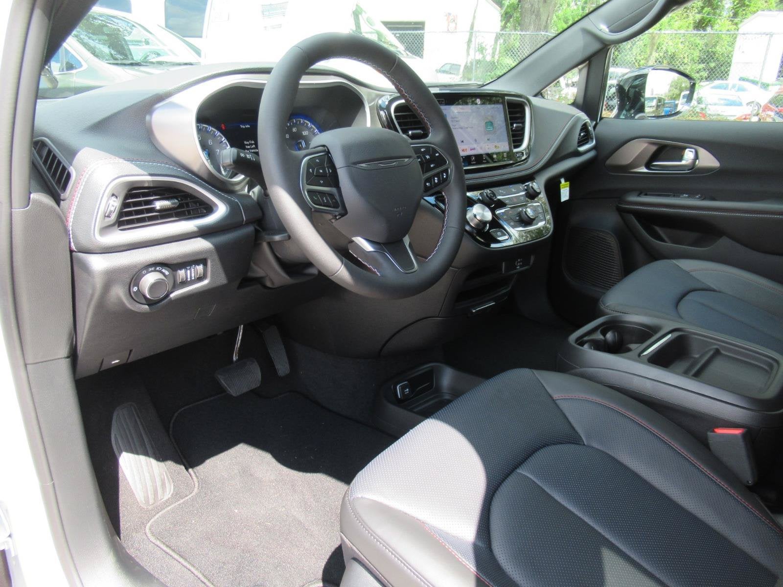 2027 Chrysler Pacifica PACIFICA SELECT