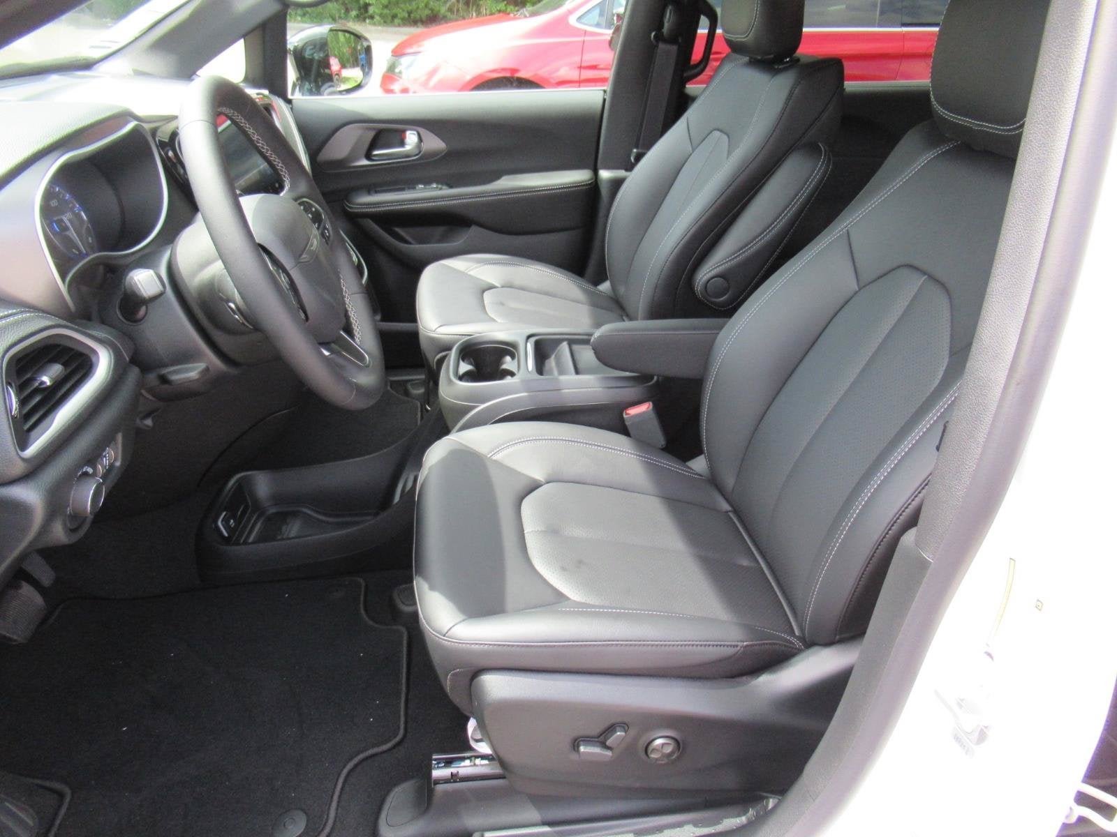 2027 Chrysler Pacifica PACIFICA SELECT