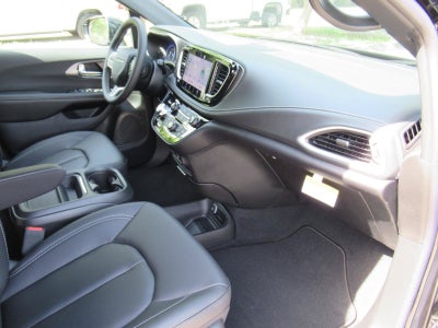 2027 Chrysler Pacifica PACIFICA SELECT