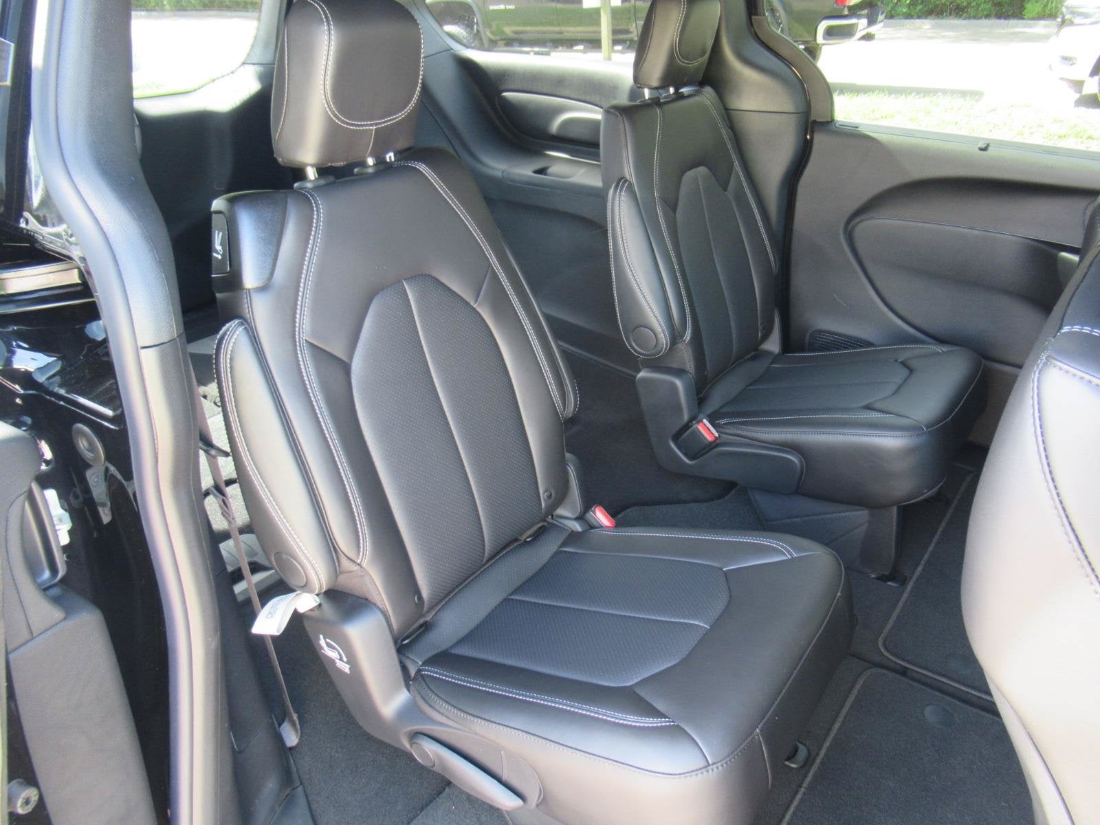 2027 Chrysler Pacifica PACIFICA SELECT