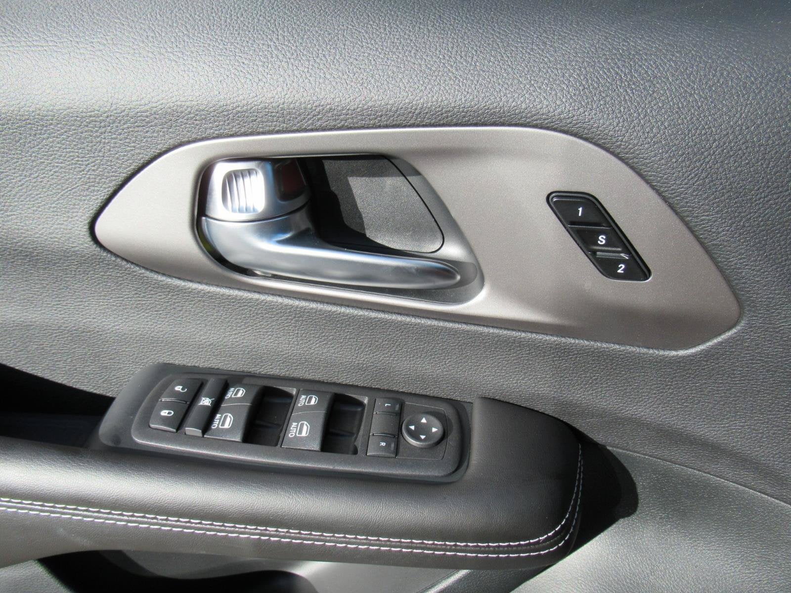 2027 Chrysler Pacifica PACIFICA SELECT