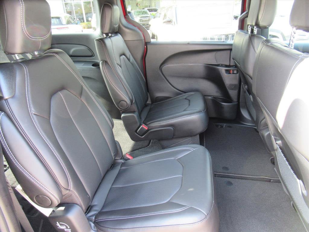 2026 Chrysler Voyager VOYAGER LX
