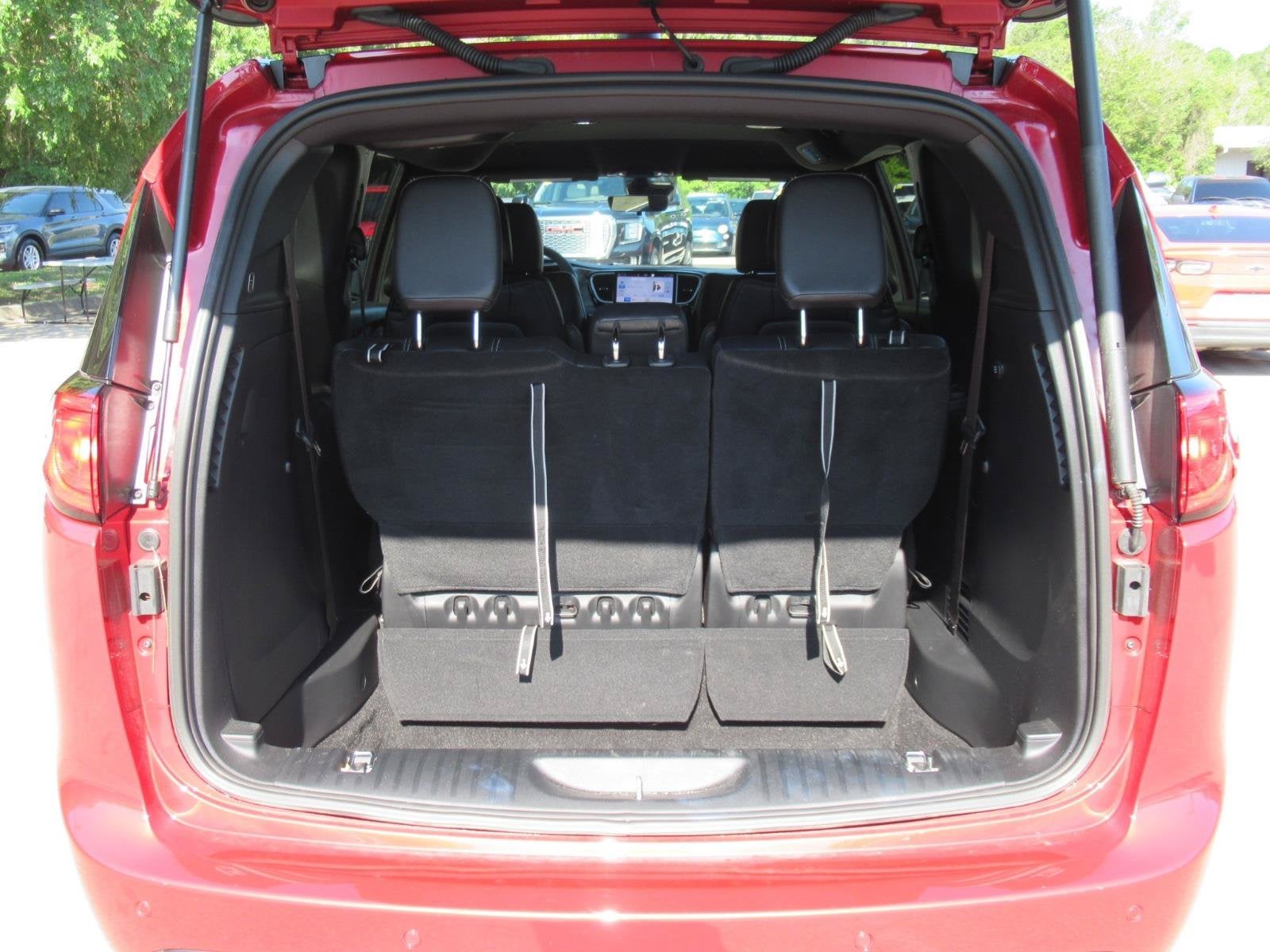 2026 Chrysler Voyager VOYAGER LX