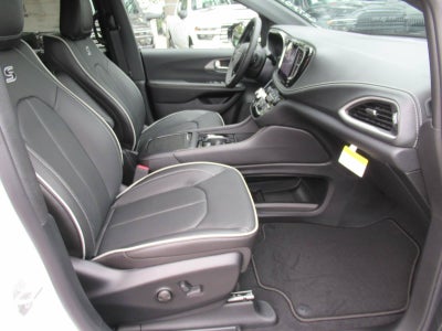 2027 Chrysler Pacifica PACIFICA LIMITED