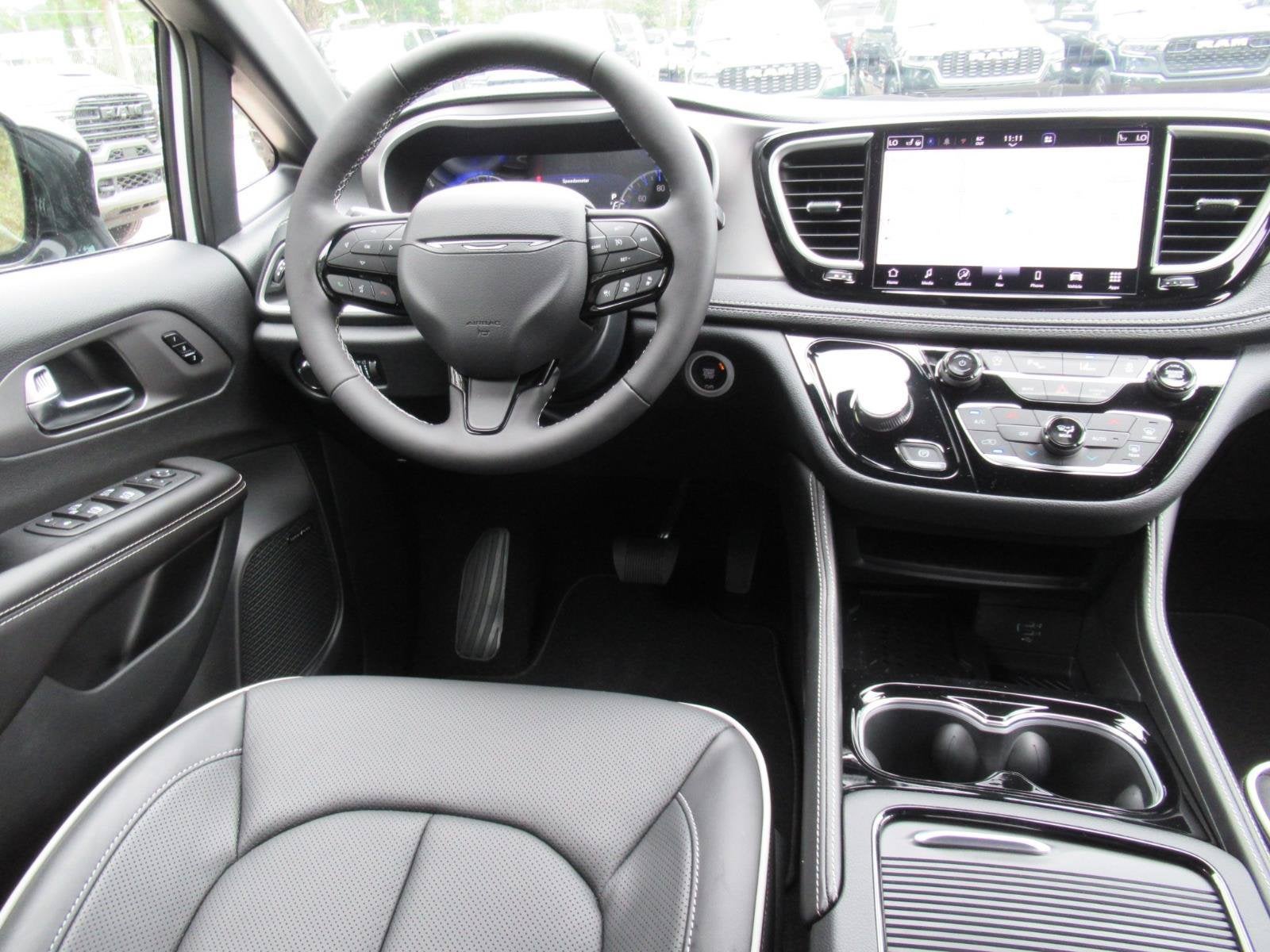 2027 Chrysler Pacifica PACIFICA LIMITED
