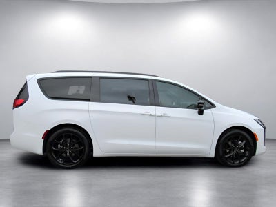 2027 Chrysler Pacifica PACIFICA LIMITED