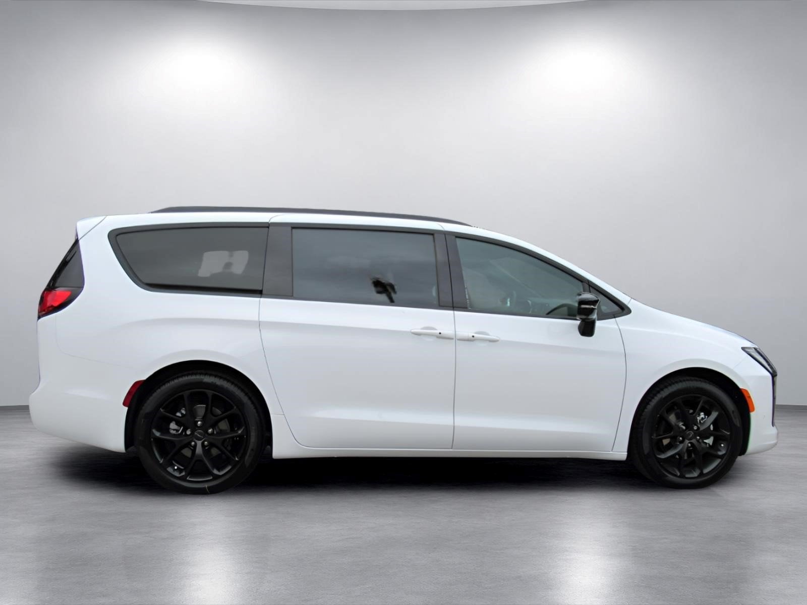2027 Chrysler Pacifica PACIFICA LIMITED