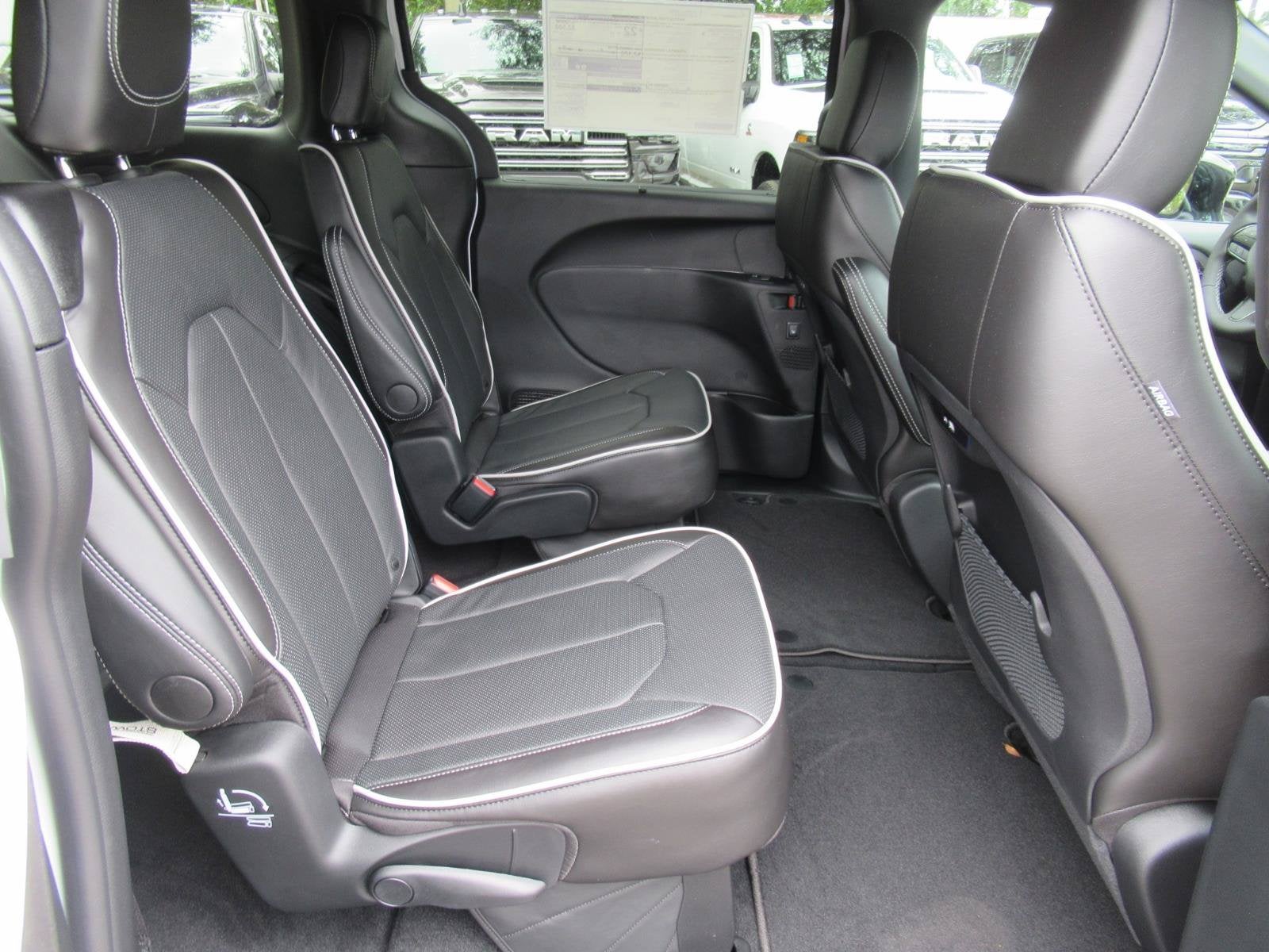 2027 Chrysler Pacifica PACIFICA LIMITED