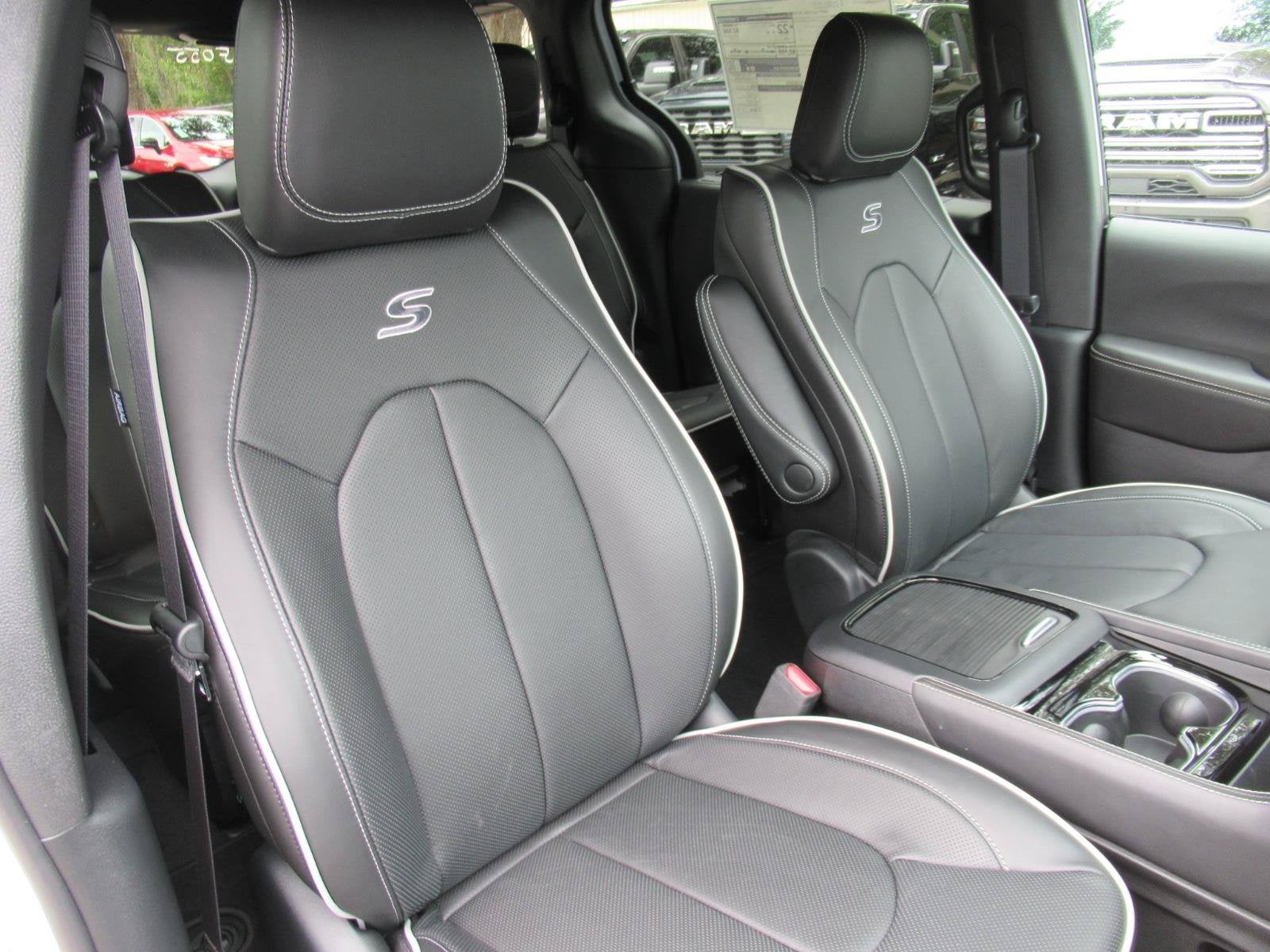 2027 Chrysler Pacifica PACIFICA LIMITED