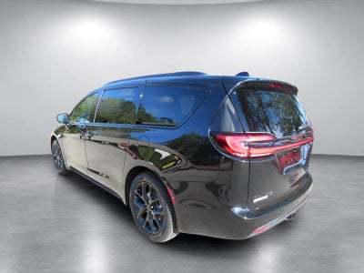 2027 Chrysler Pacifica PACIFICA LIMITED