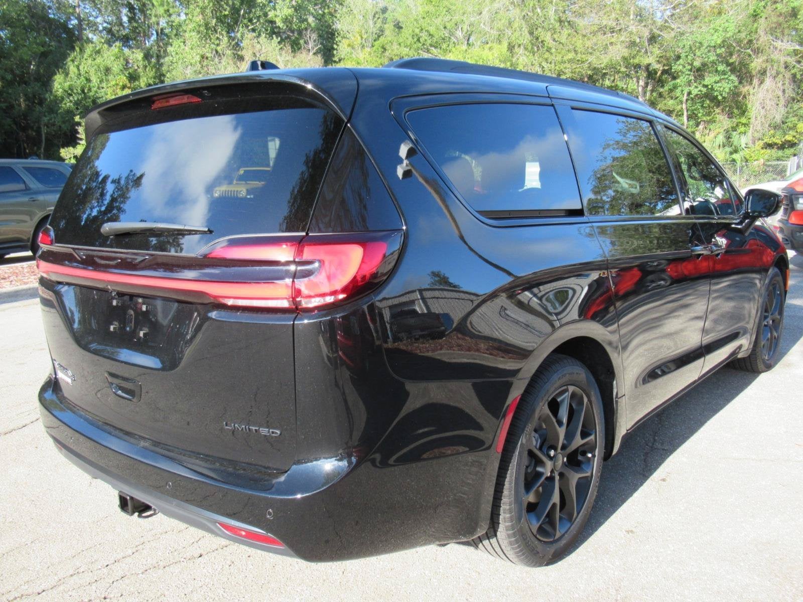 2027 Chrysler Pacifica PACIFICA LIMITED