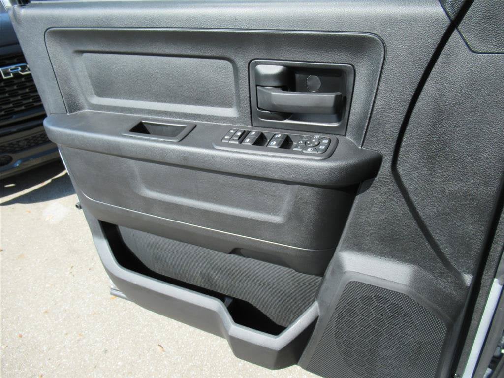 2026 RAM Ram 2500 RAM 2500 BLACK EXPRESS CREW CAB 4X4 6'4' BOX