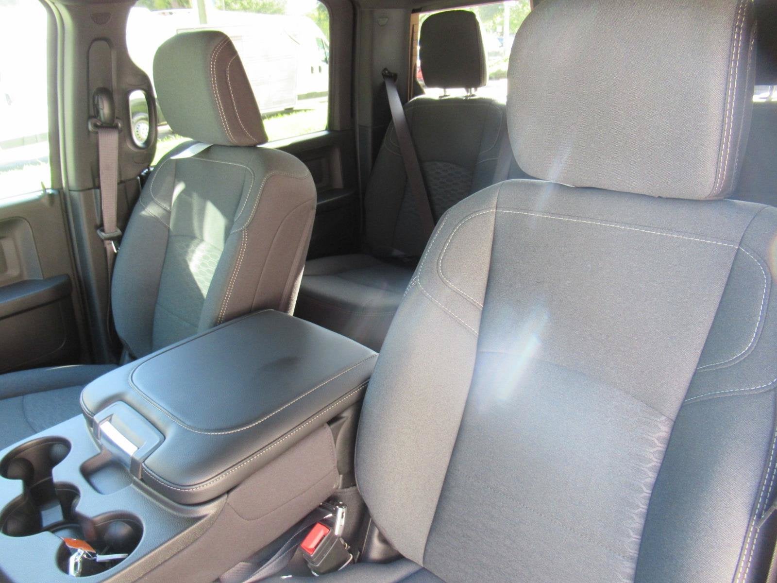 2027 RAM Ram 3500 RAM 3500 TRADESMAN CREW CAB 4X4 8' BOX