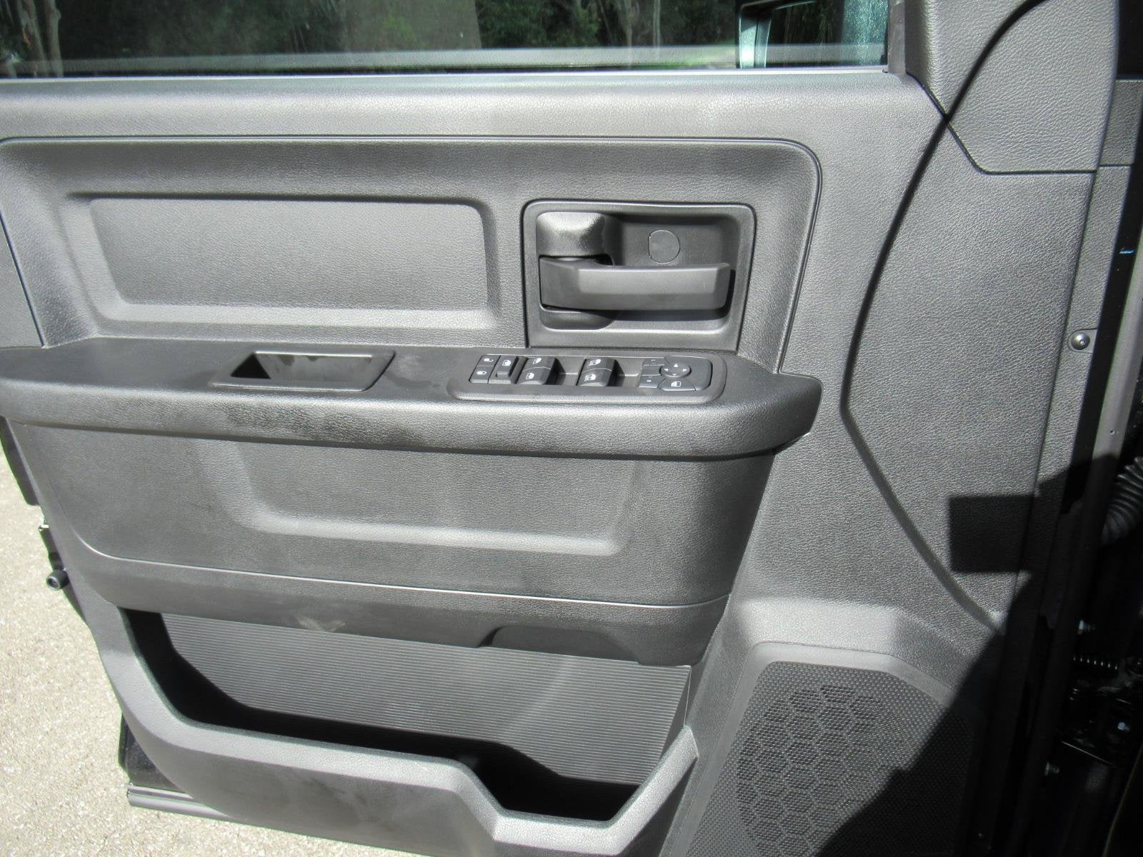2027 RAM Ram 3500 RAM 3500 TRADESMAN CREW CAB 4X4 8' BOX