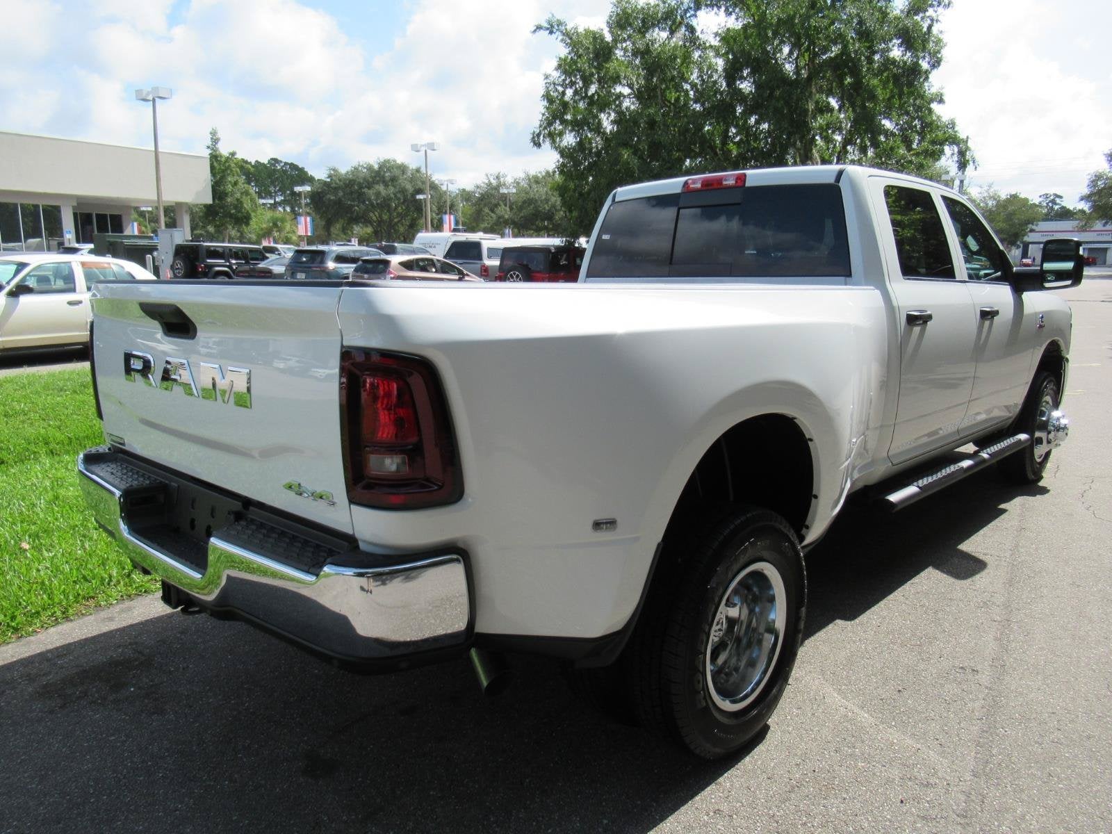 2026 RAM Ram 3500 RAM 3500 TRADESMAN CREW CAB 4X4 8' BOX