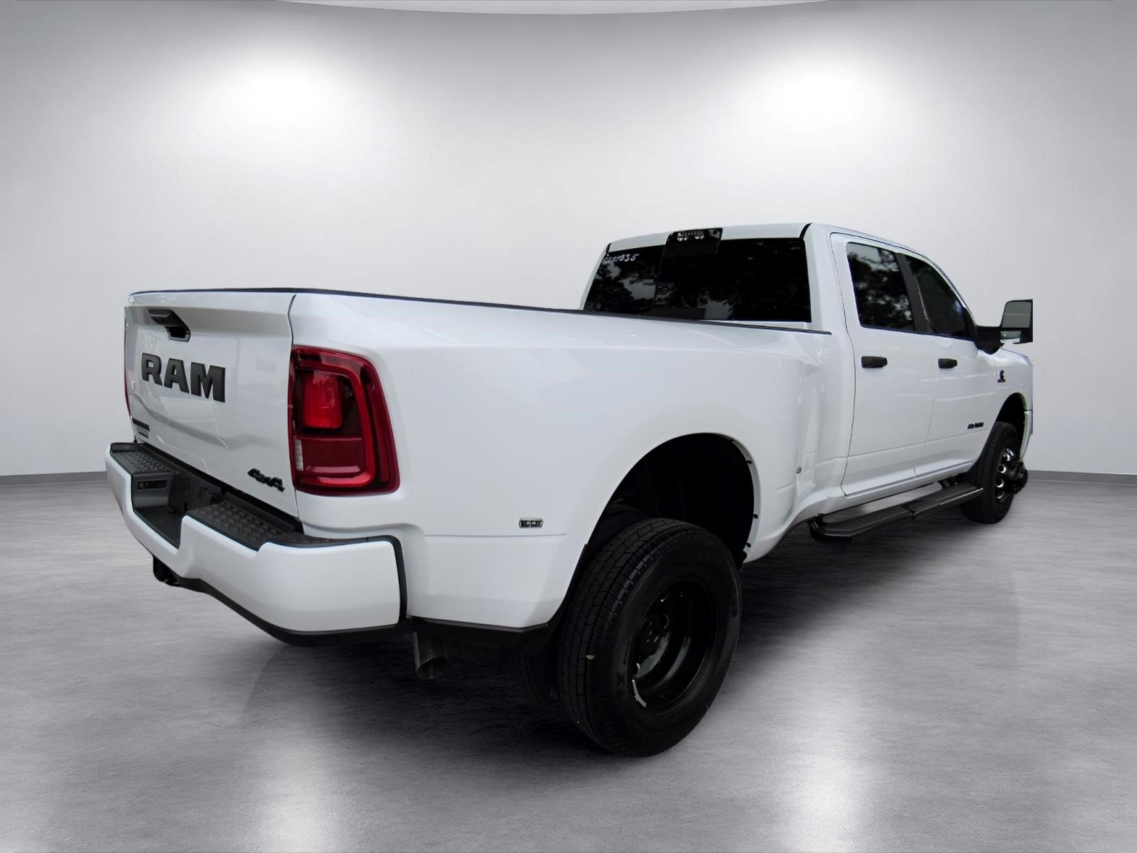 2027 RAM Ram 3500 RAM 3500 BIG HORN CREW CAB 4X4 8' BOX