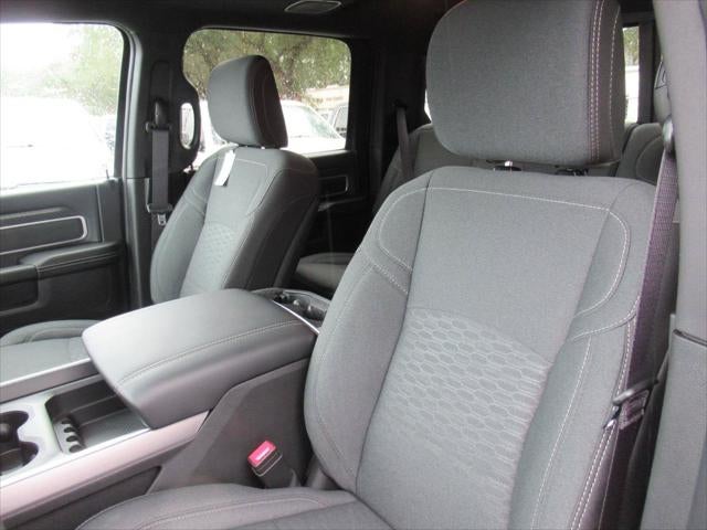 2027 RAM Ram 3500 RAM 3500 BIG HORN CREW CAB 4X4 8' BOX
