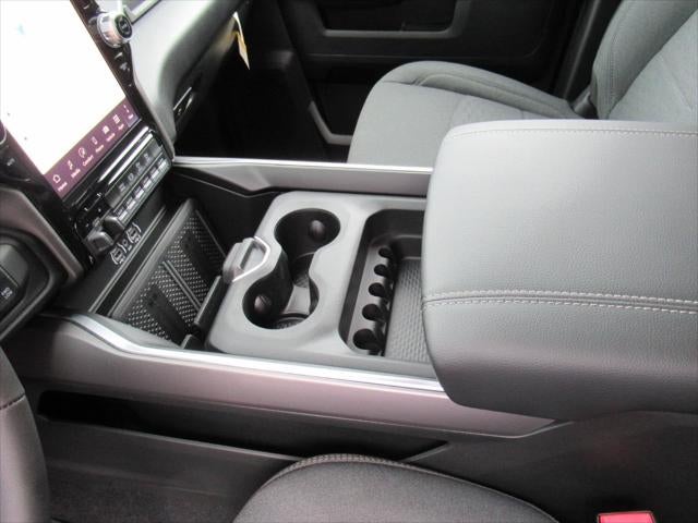 2027 RAM Ram 3500 RAM 3500 BIG HORN CREW CAB 4X4 8' BOX