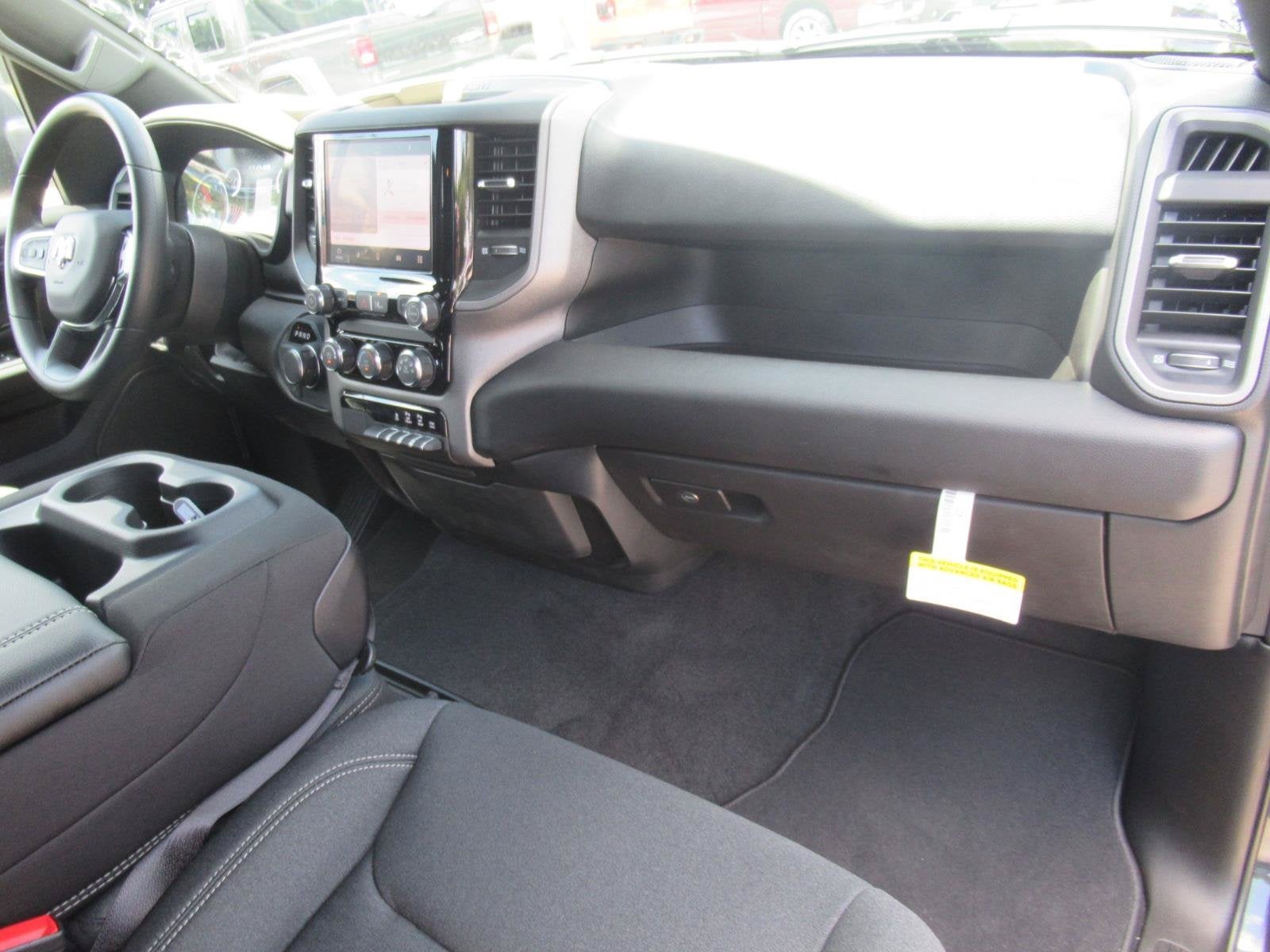 2026 RAM 1500 RAM 1500 EXPRESS CREW CAB 4X2 5'7' BOX