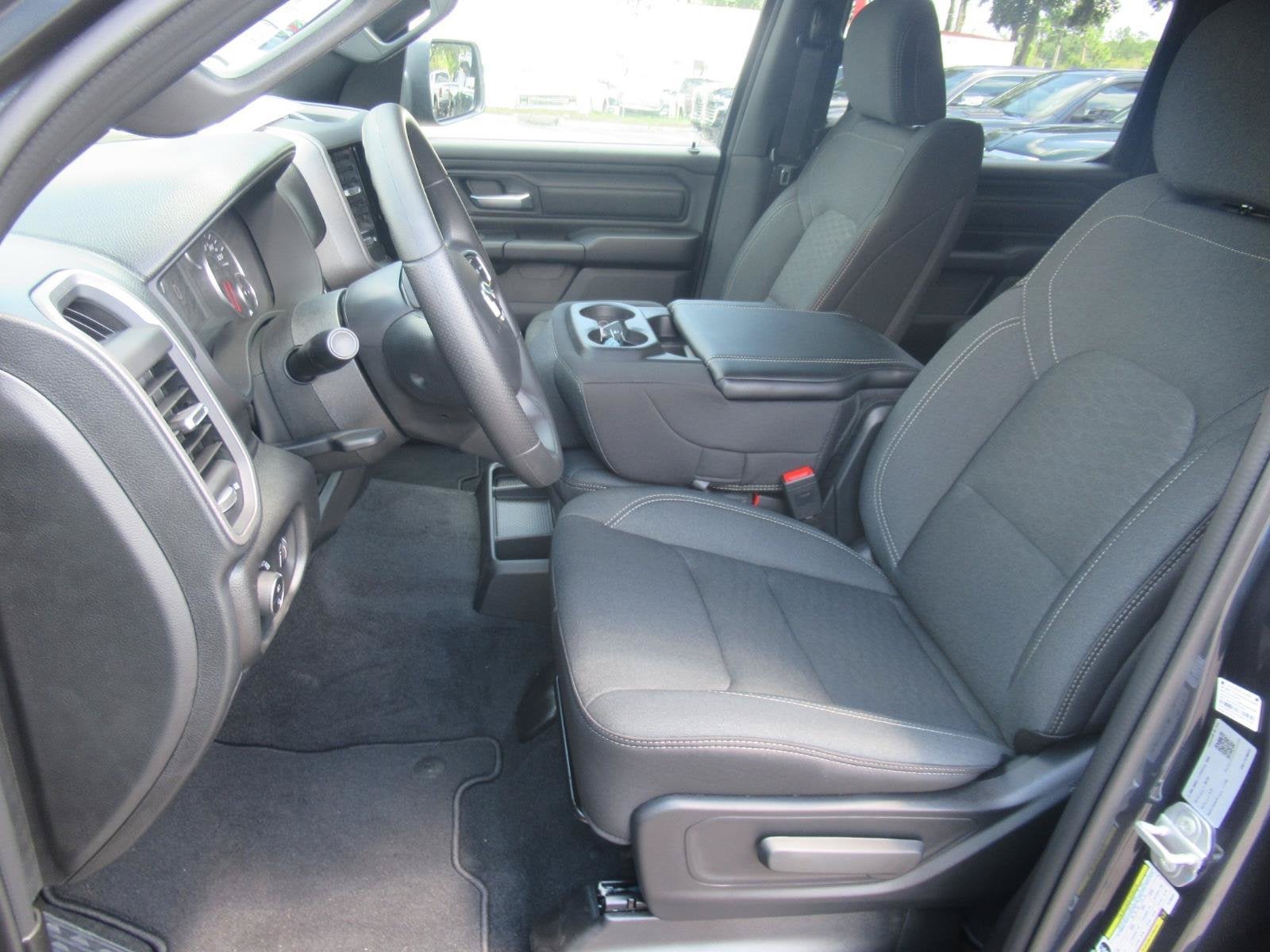 2026 RAM 1500 RAM 1500 EXPRESS CREW CAB 4X2 5'7' BOX