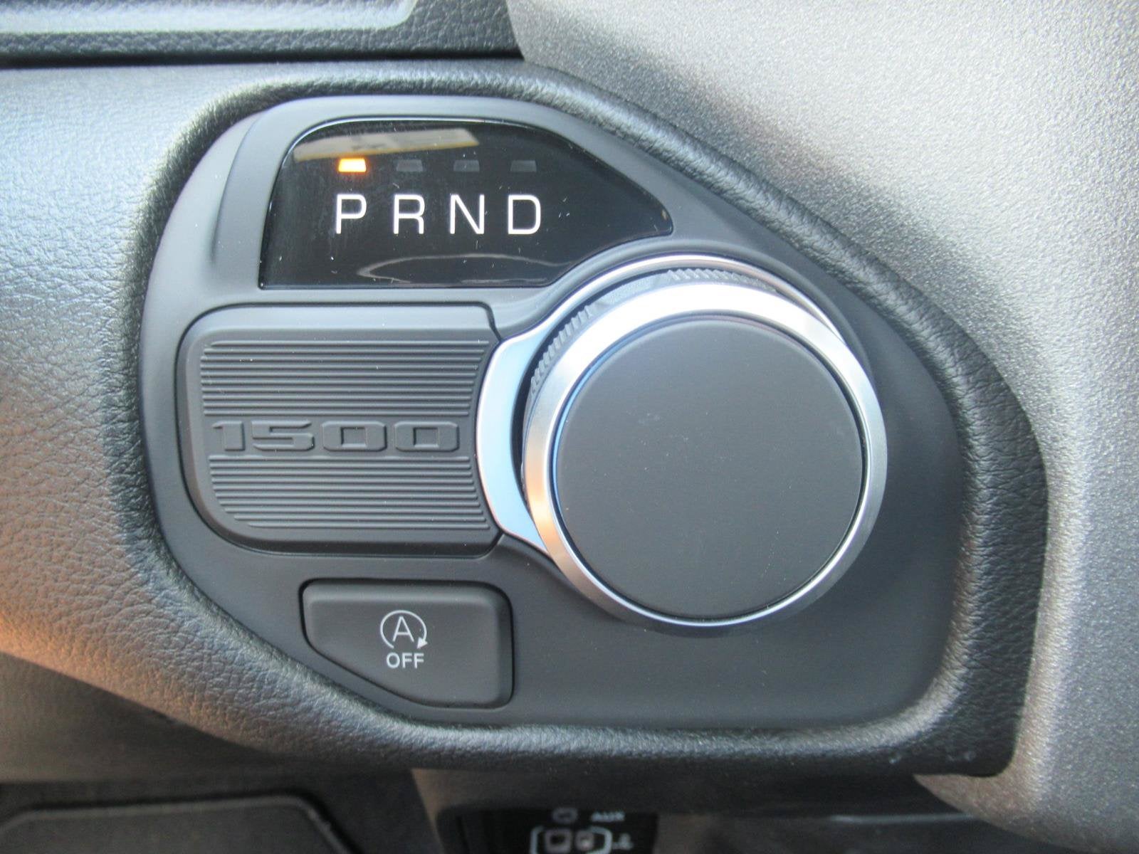 2026 RAM 1500 RAM 1500 EXPRESS CREW CAB 4X2 5'7' BOX