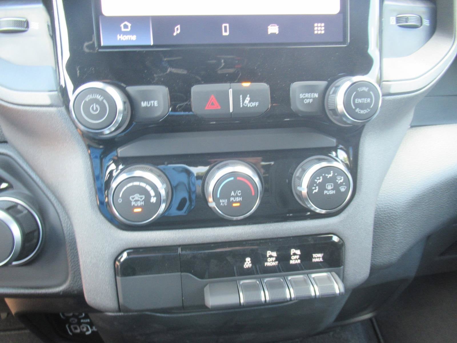 2026 RAM 1500 RAM 1500 EXPRESS CREW CAB 4X2 5'7' BOX