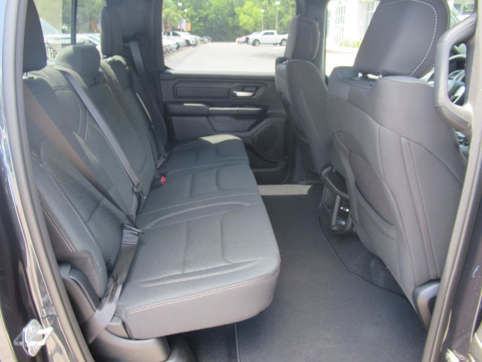 2026 RAM 1500 RAM 1500 EXPRESS CREW CAB 4X2 5'7' BOX