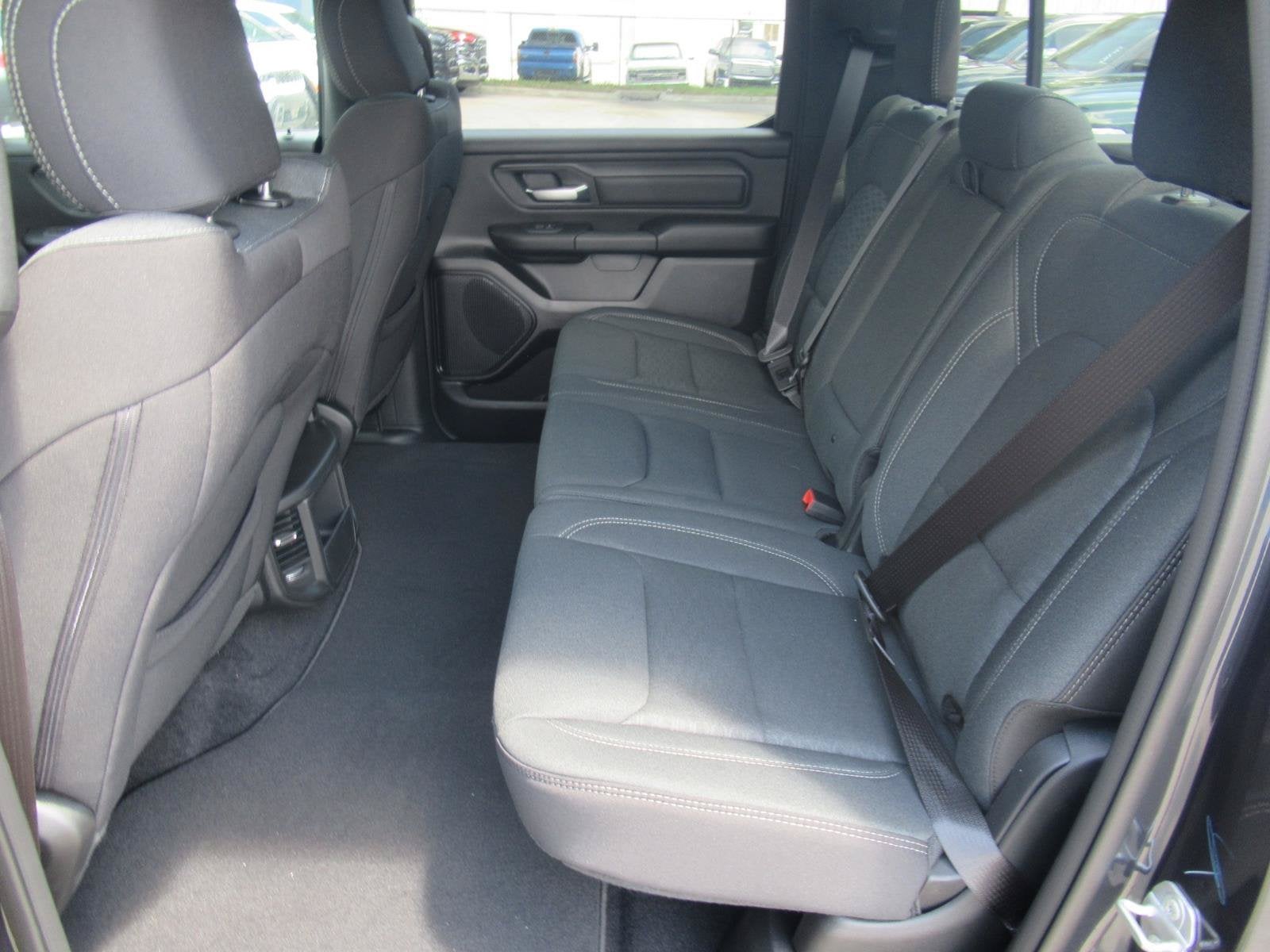 2026 RAM 1500 RAM 1500 EXPRESS CREW CAB 4X2 5'7' BOX