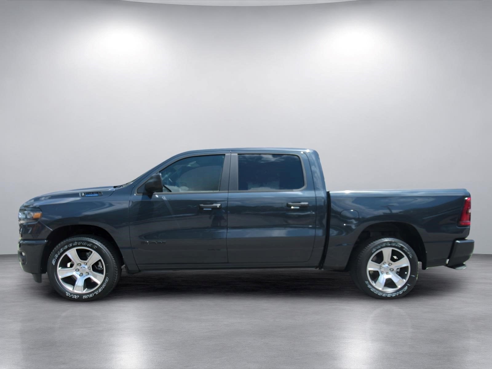 2026 RAM 1500 RAM 1500 EXPRESS CREW CAB 4X2 5'7' BOX