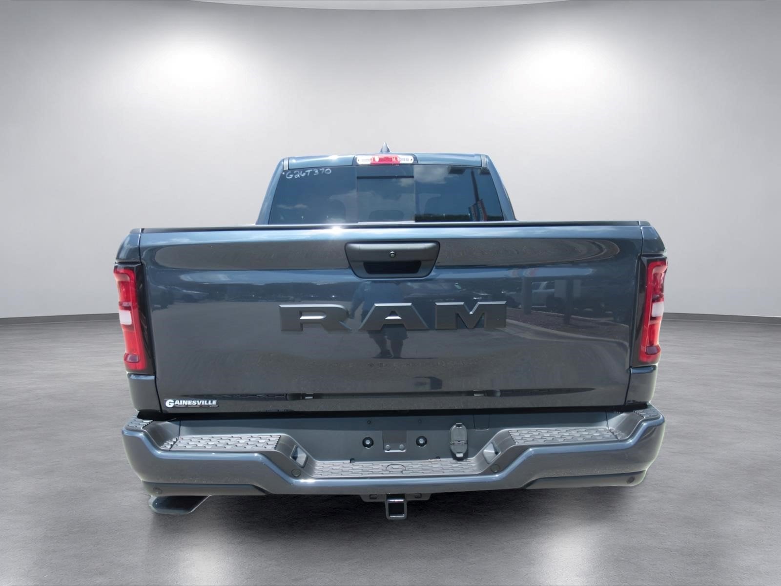 2026 RAM 1500 RAM 1500 EXPRESS CREW CAB 4X2 5'7' BOX