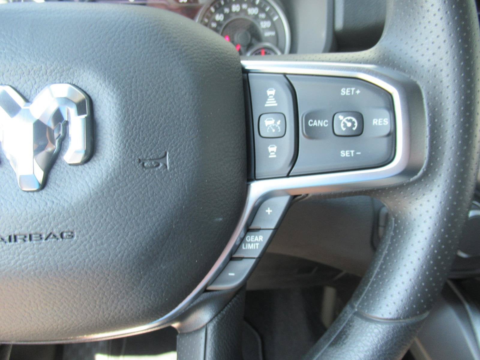 2026 RAM Ram 1500 RAM 1500 EXPRESS CREW CAB 4X4 5'7' BOX