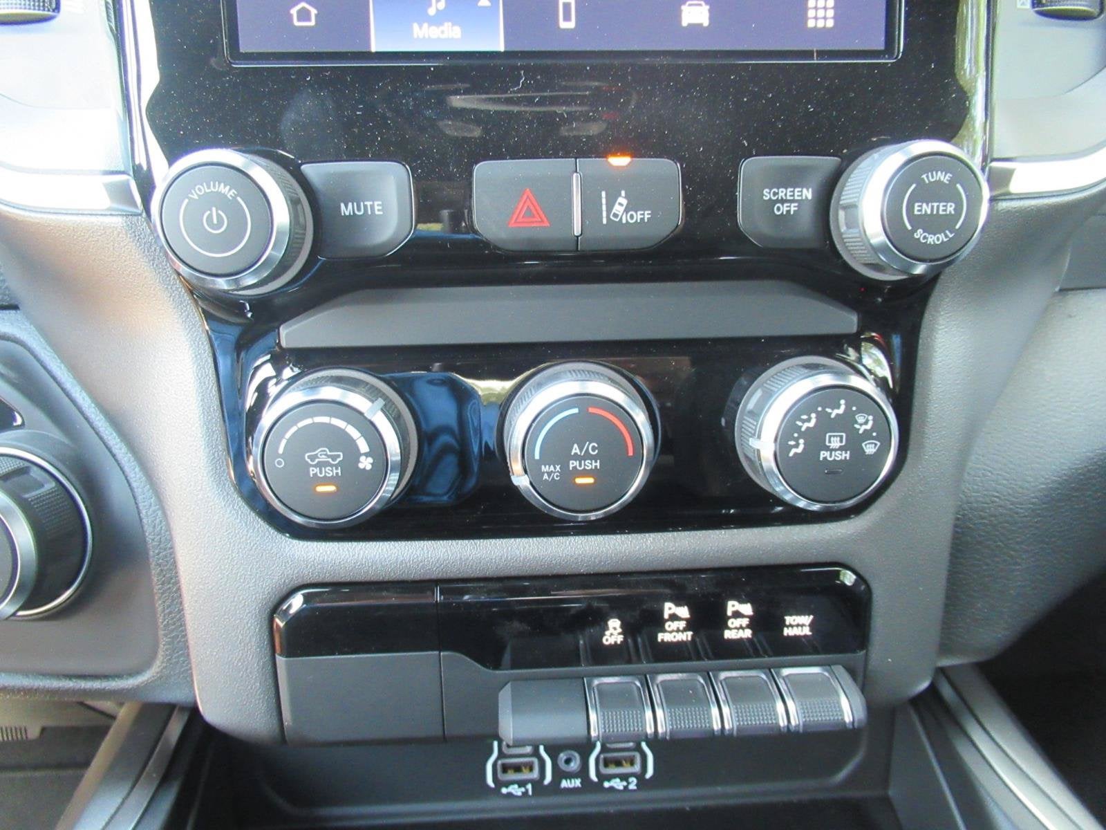 2026 RAM Ram 1500 RAM 1500 EXPRESS CREW CAB 4X4 5'7' BOX