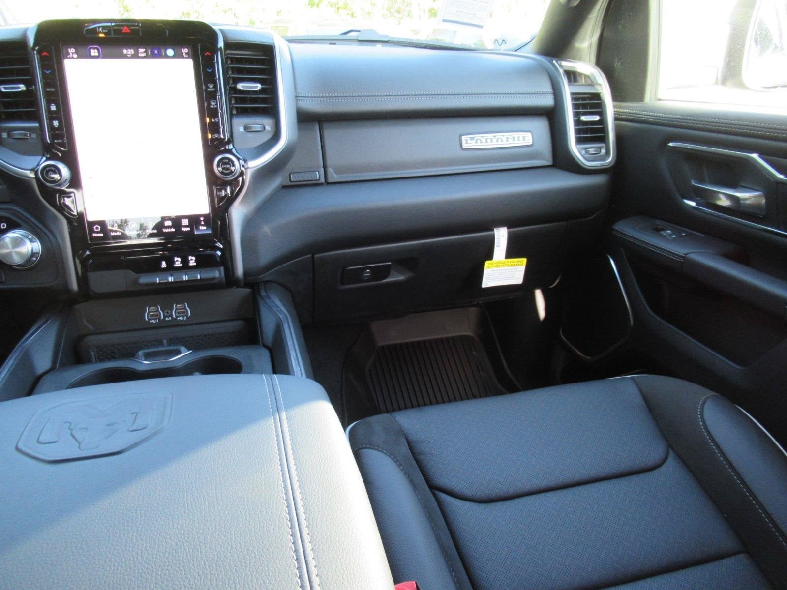 2026 RAM 1500 RAM 1500 LARAMIE CREW CAB 4X4 5'7' BOX