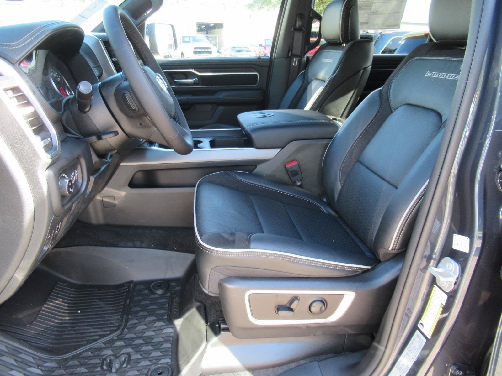 2026 RAM 1500 RAM 1500 LARAMIE CREW CAB 4X4 5'7' BOX