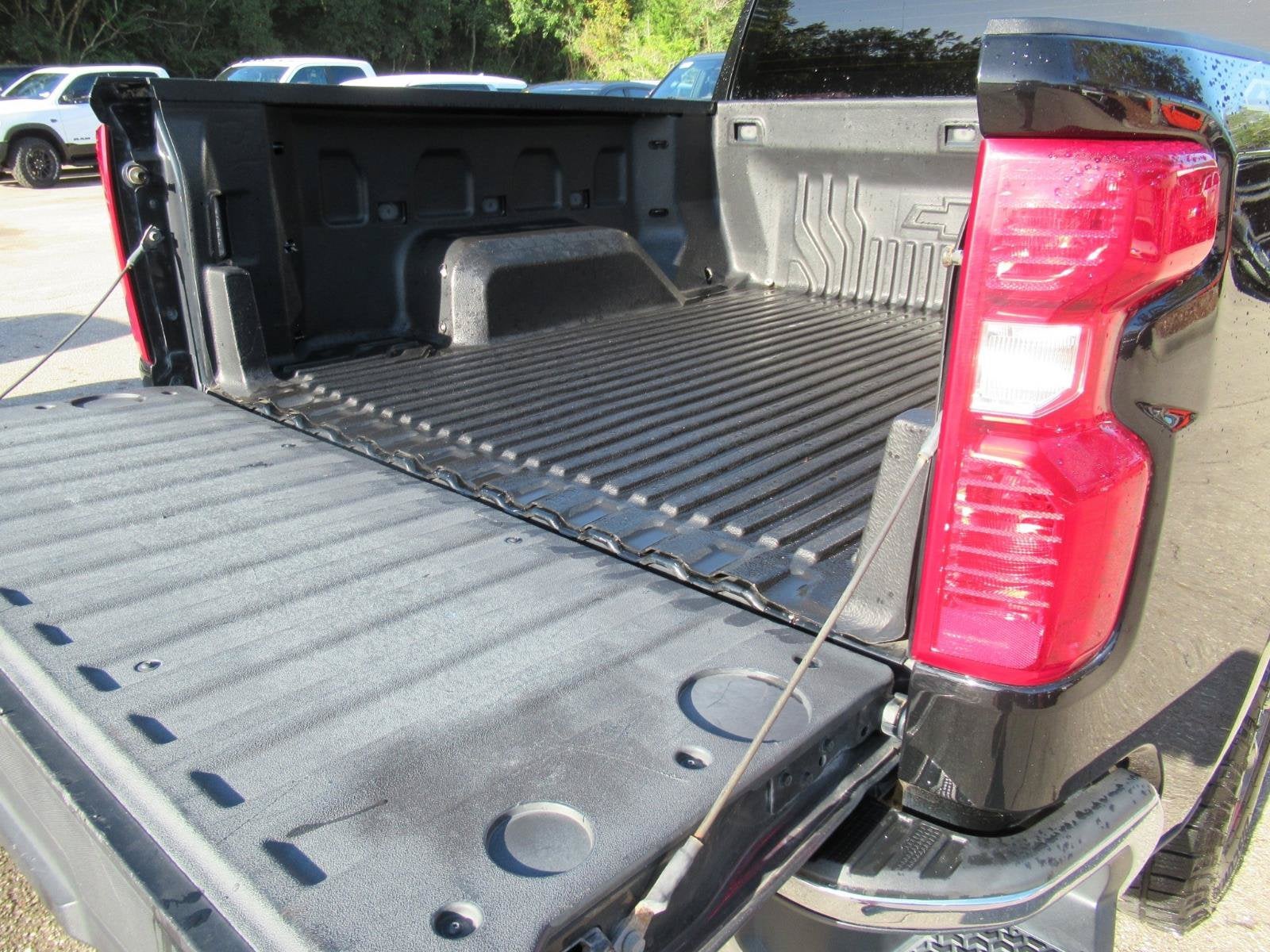 2022 Chevrolet Silverado 1500 LTD 4WD Crew Cab Short Bed LT with 2FL