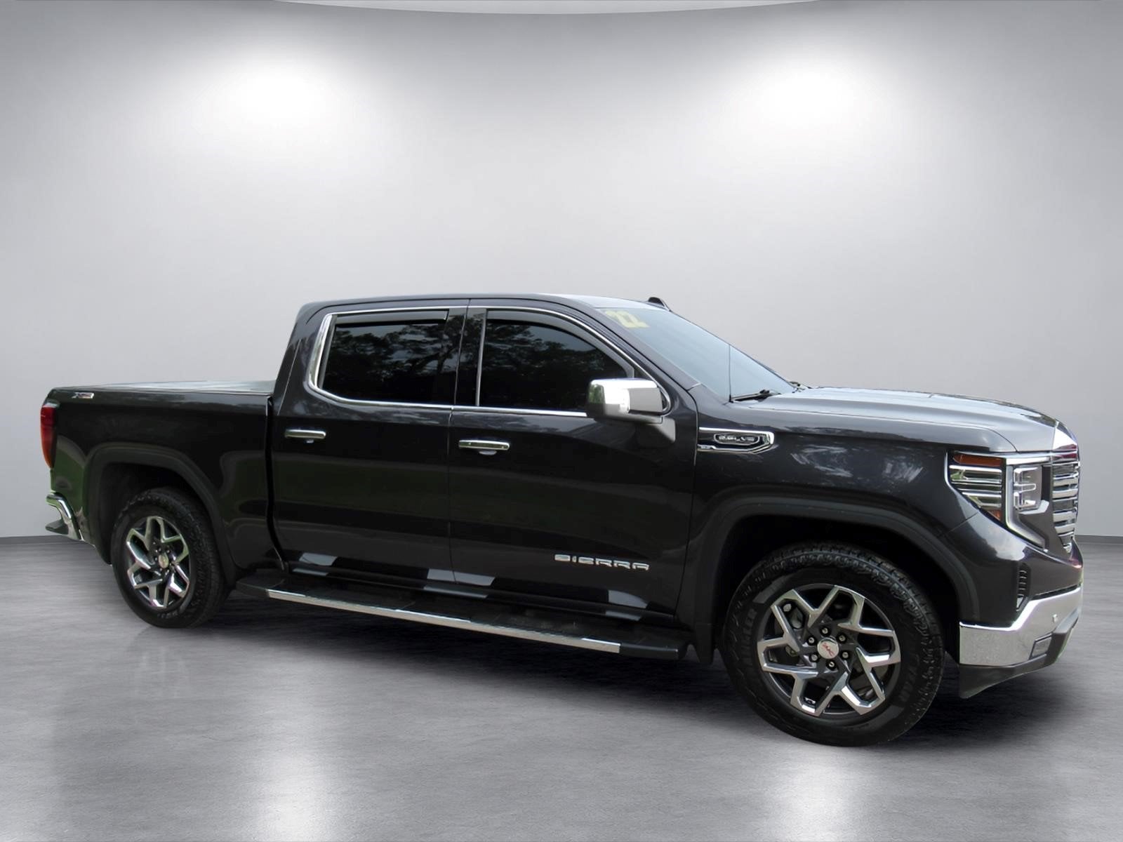 2022 GMC Sierra 1500 4WD Crew Cab Short Box SLT