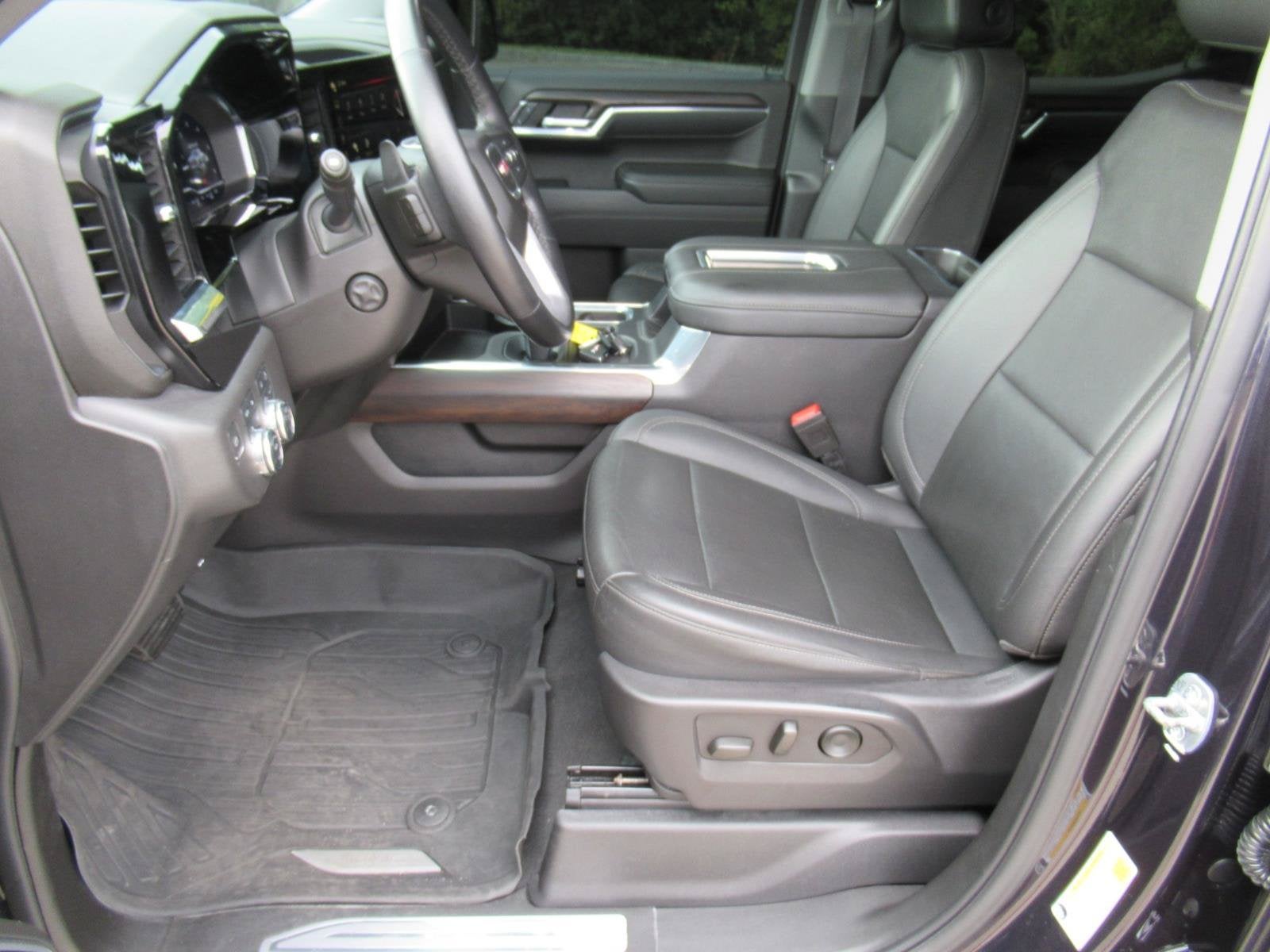 2022 GMC Sierra 1500 4WD Crew Cab Short Box SLT