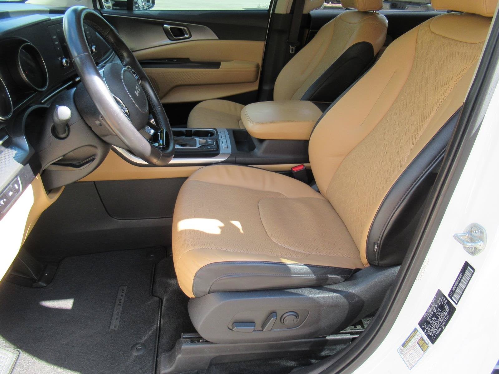 2024 Kia Carnival LX Seat Package