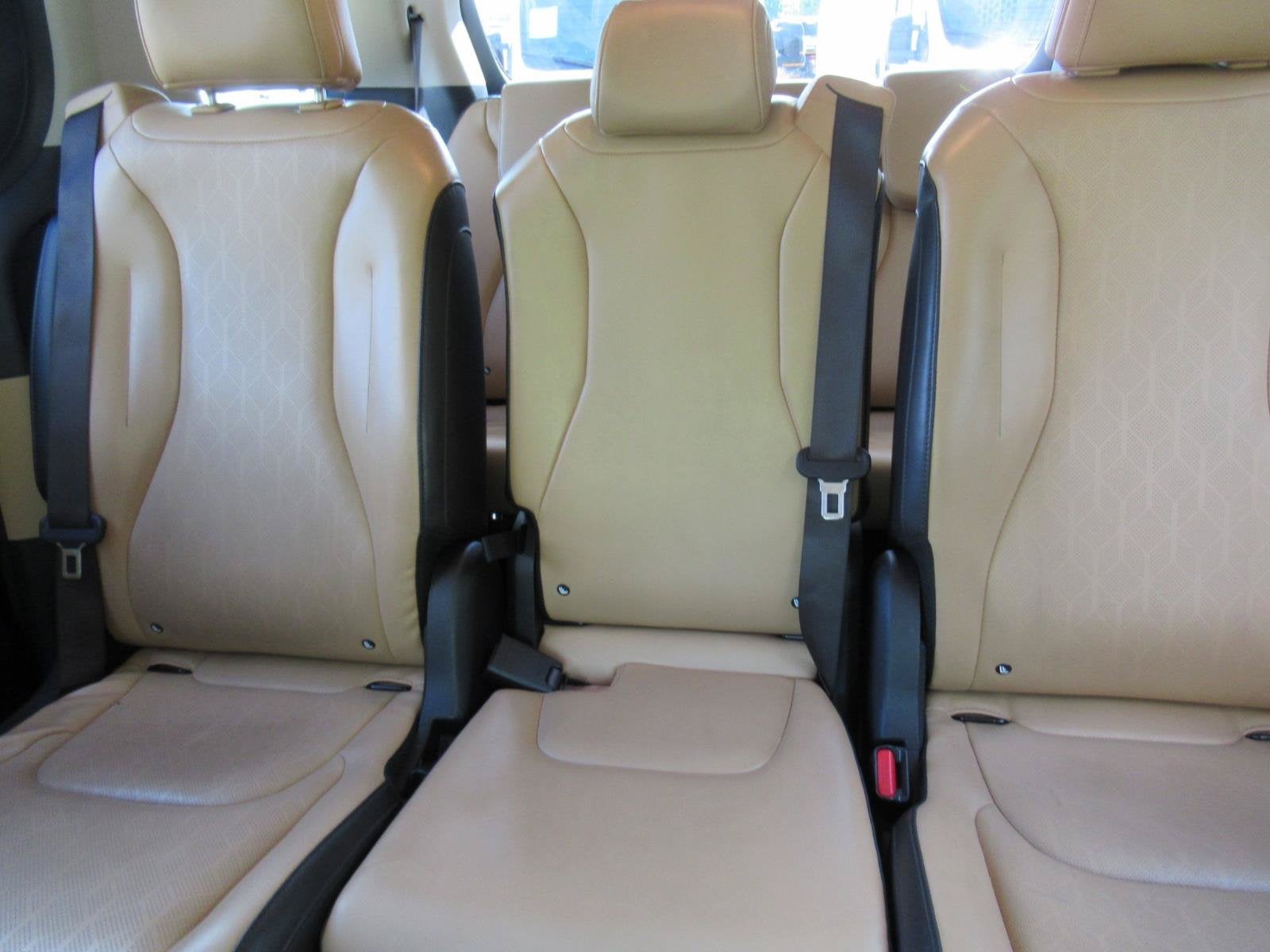 2024 Kia Carnival LX Seat Package