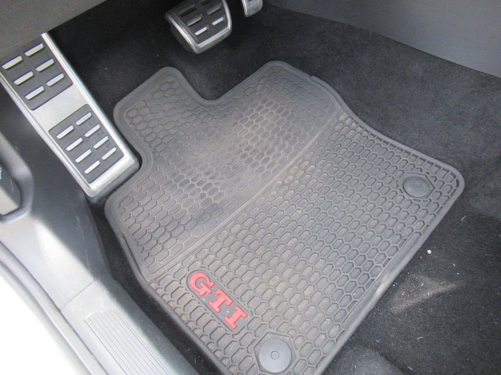 2022 Volkswagen Golf GTI 2.0T SE
