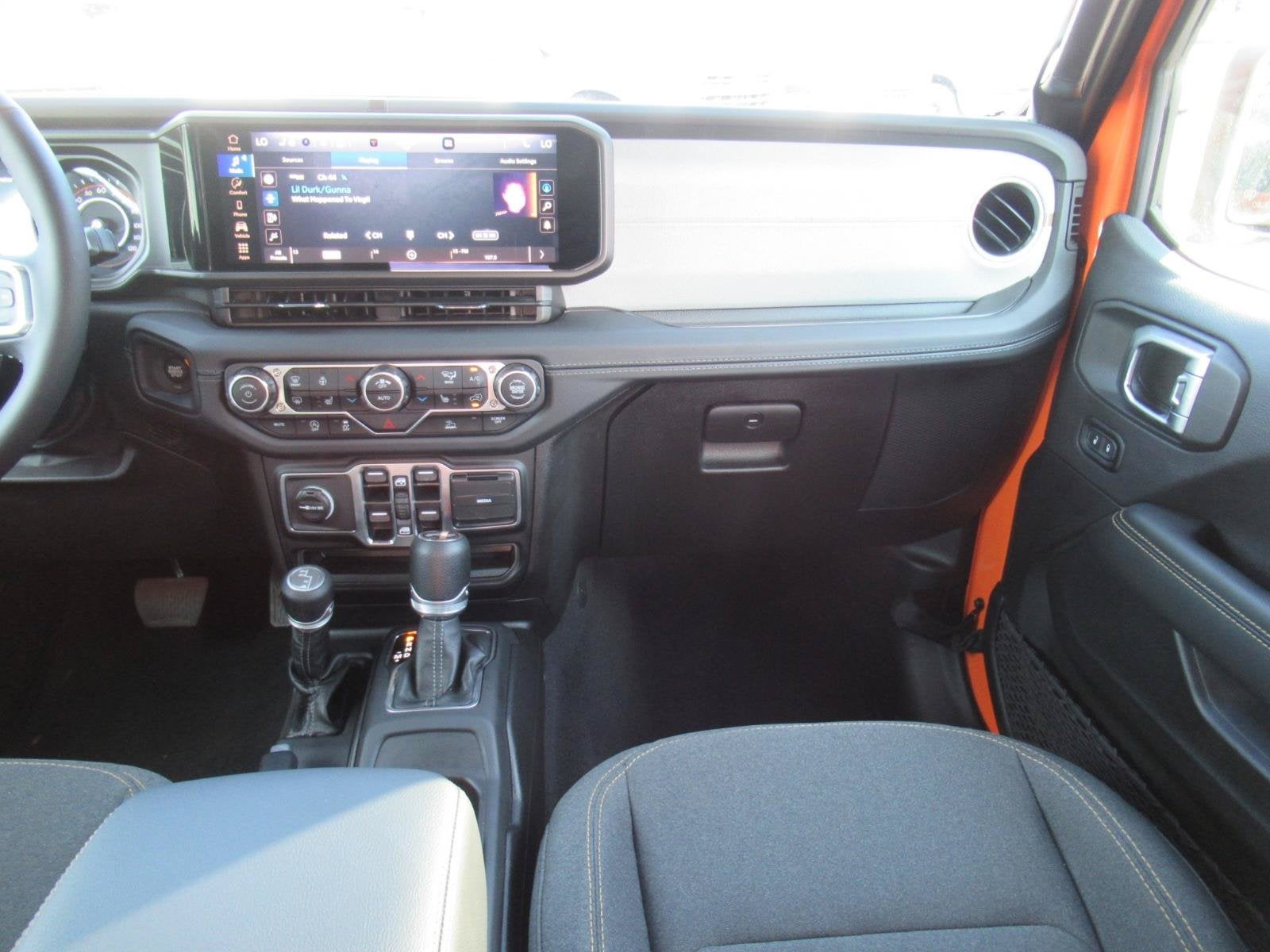 2025 Jeep Wrangler 4-Door Sahara 4x4