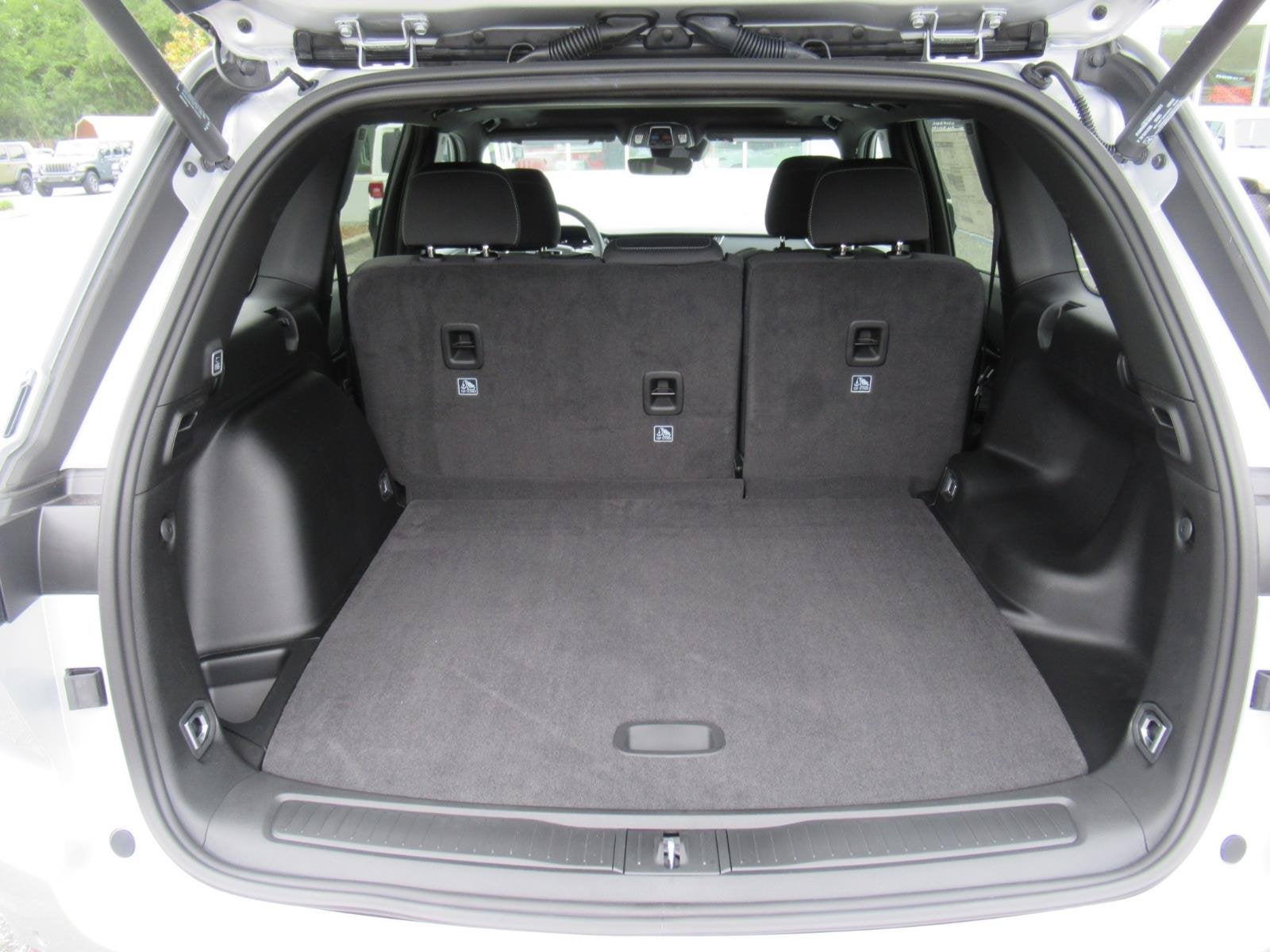 2026 Jeep Grand Cherokee GRAND CHEROKEE LAREDO X 4X2