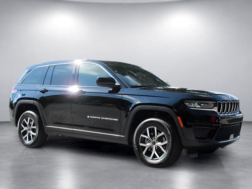 2027 Jeep Grand Cherokee GRAND CHEROKEE LAREDO X 4X2